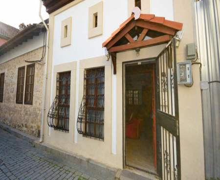 HISTORICAL DETACHED HOUSE IN THE CASTLE